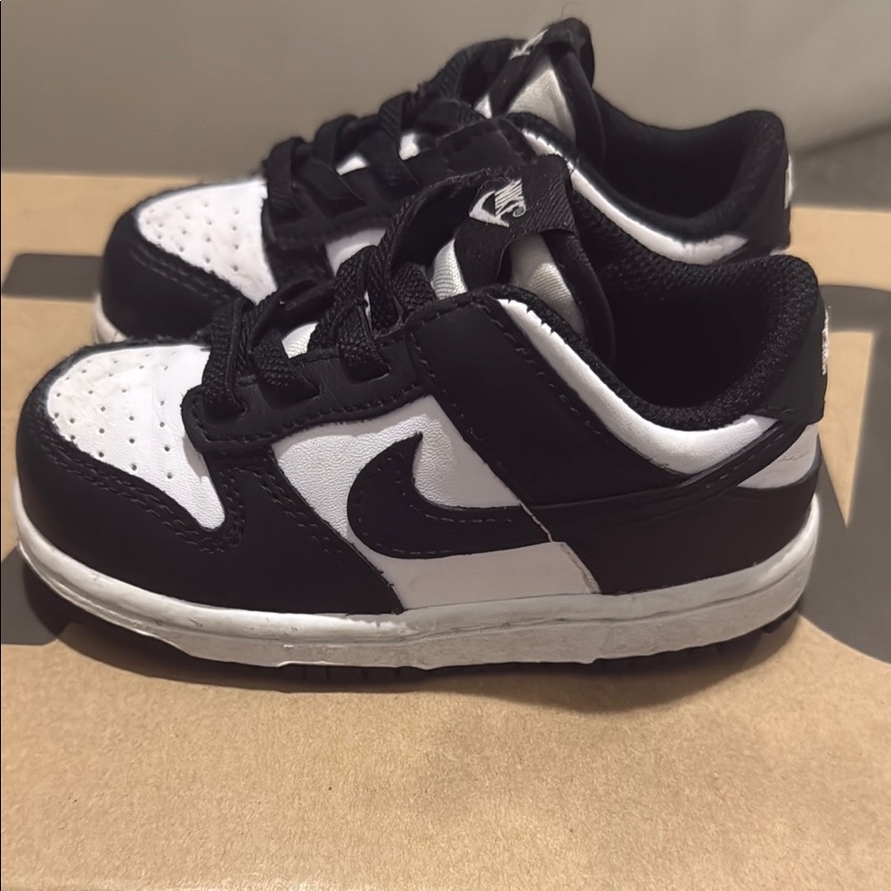 Nike Black and White Sneakers Classic Low-Top Design